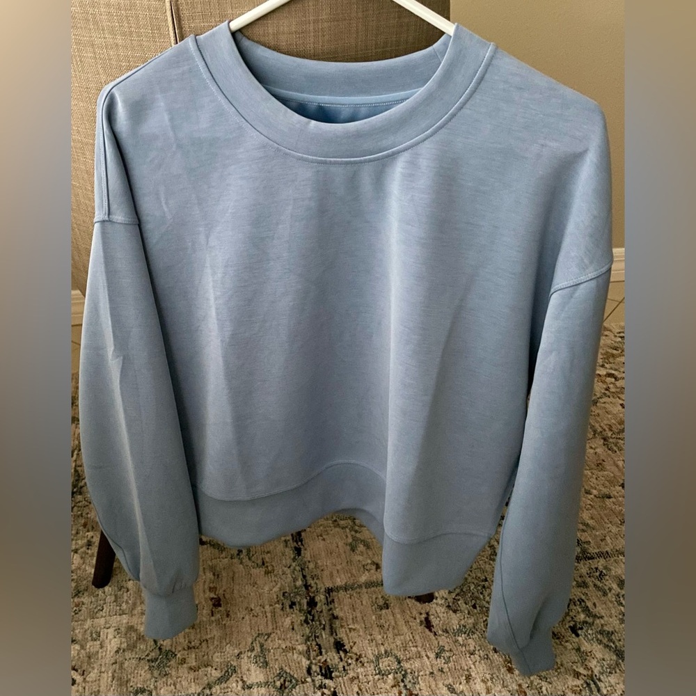 Lululemon Softstreme Perfectly Oversized Cropped Crew - Picture 3 of 6